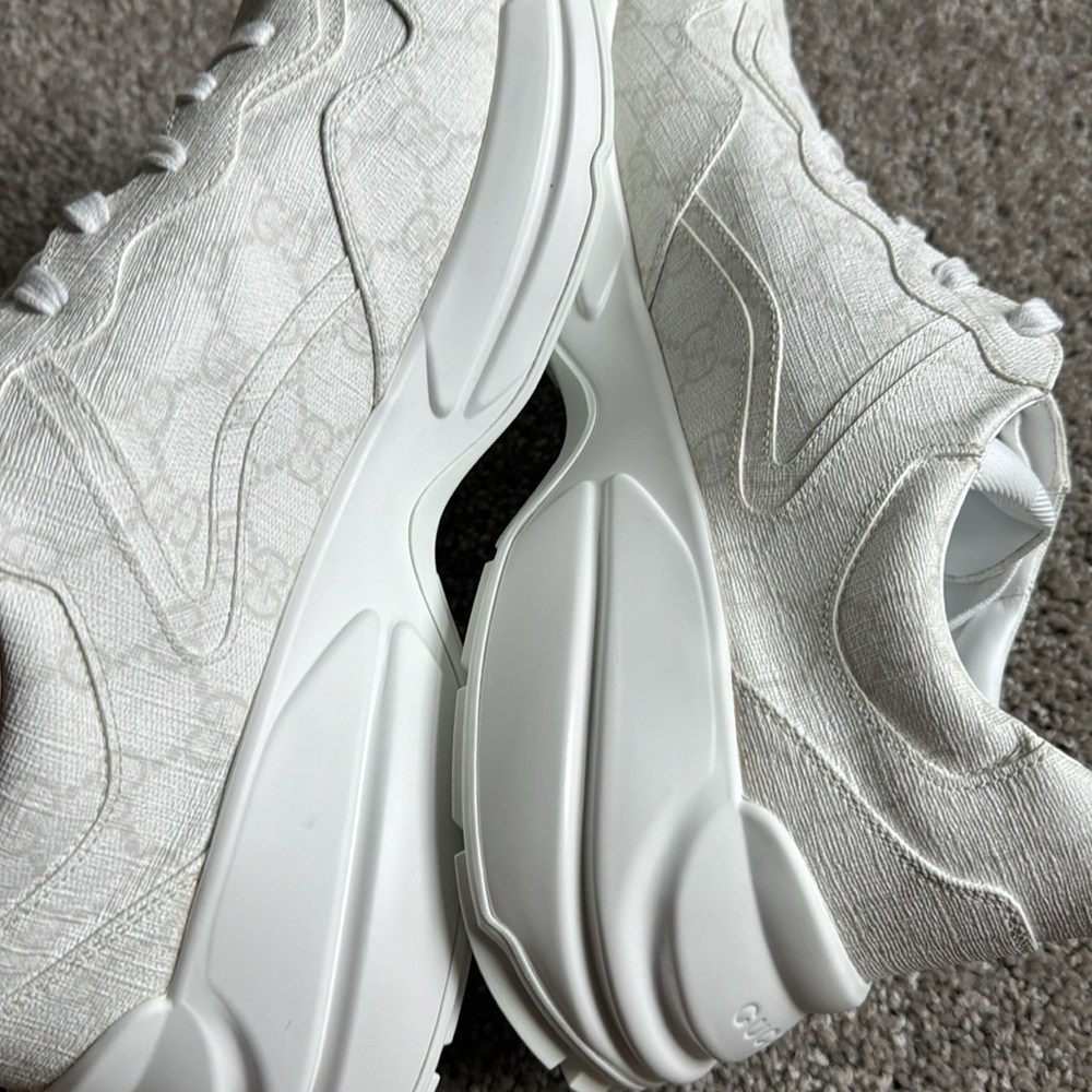 Gucci Rhyton Sneaker - Picture 5 of 10